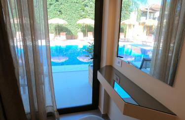 Paradise Hotel & Bar - Photo 49