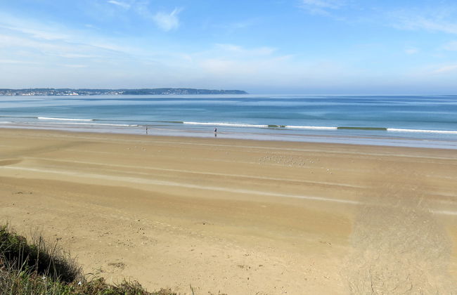 3 bedroom House in Plonévez-Porzay with garden and terrace - Photo 31