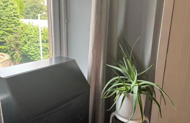 Beautiful 2-bed Study or Visit Flat - Photo 22