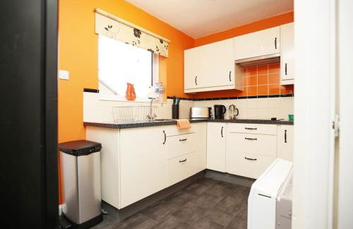 2 bed bungalow - Driveway Parking - Foto 5