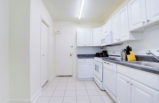 Crystal City Comfortable Apartments - Photo 52