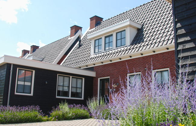 3 bedroom House in Colijnsplaat with garden and terrace - Photo 1