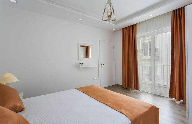 Kybele Suits - Photo 8