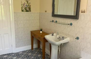 Large Traditional, Sleeps 8, 2 baths, Train, Tram, Pubs, Hucknall - Foto 13