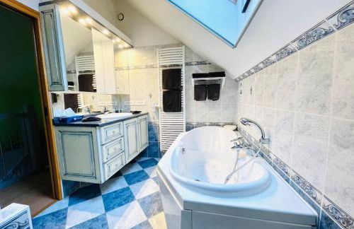 Maison tout confort proche Center Sully La menuis - Photo 9