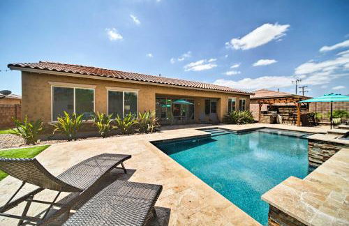 Hot Tub and Putting Green Home in Surprise - Foto 24