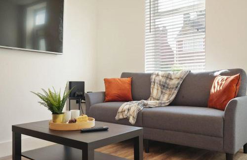 Beighton - 3 Bed Spacious Home with FREE Parking, Great for Groups & Families - Hosted by Stay Host Save - Foto 68