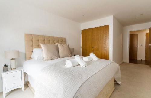 In the middle of Cardiff City centre - Foto 1