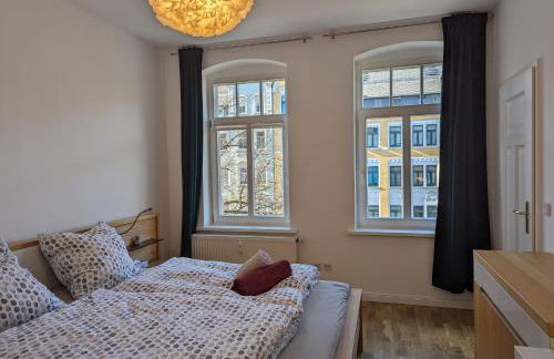 Chemnitz Saxonia HomeDeLuxe Hochwertige 50qm 2-Zimmer-Ferienwohnung mit privaten Kfz Parkplatz Stellplatz mit MWSt-Rechnung mit XXL Hülsta Bett & Etagenbett mit InternetFlatrate - Ideal für Familien, Paare, Kulturinteressierte & Geschäftsreisende! - Foto 44