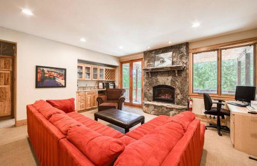 Truckee Timbers at Gray's Crossing by Tahoe Getaways - 4BR w Hot Tub, Ping Pong & EV - Foto 38