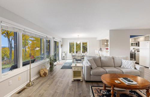 Scenic AGaMing Escape Torch Lake Views and Golf - Foto 2