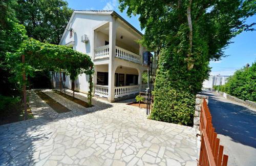 Apartments Karmelić - Photo 2