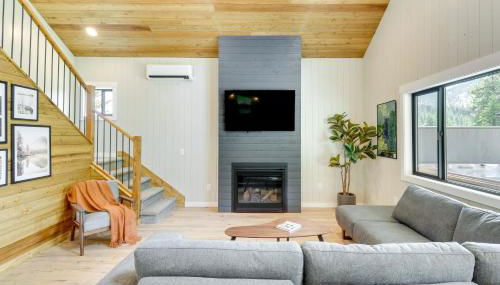 Modern Lakeside Cabin with Mountain Views and Hot Tub! - Foto 4