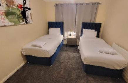 Garland Lovely House with Garden, Watford - Foto 20