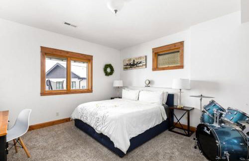 Great Falls Luxe Haven 4BR Gym Office and Hot Tub - Foto 53