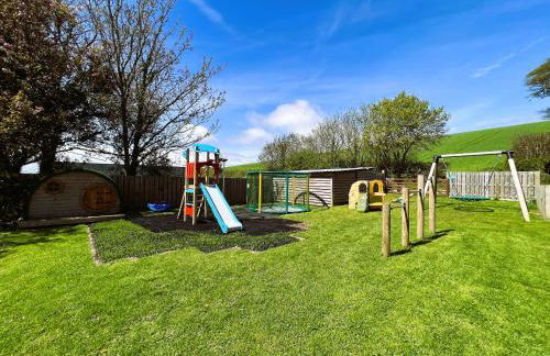 Hop Loft-Barn Conversion, with access to Pool & Hot Tub-at Fox Valley Cottages - Foto 24