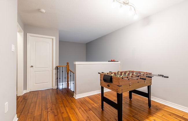 GLOBALSTAY. Modern 3-4 Bedroom Town - Photo 14