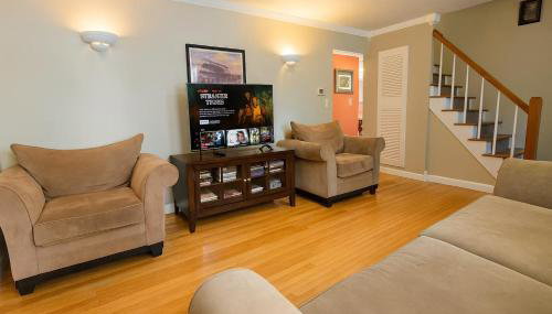 Large Villa 5 Beds, 3 Baths, Firepit, Cozy Stay - Foto 2