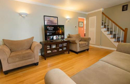 Large Villa 5 Beds, 3 Baths, Firepit, Cozy Stay - Foto 2