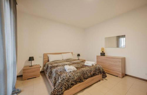 Unico Apt 3A, 2 camere, parcheggio gratis, 10 minuti da Venezia - Photo 2