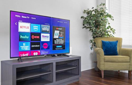 2BR Balcony Suite Gym & Pool Downtown at CityWay - Foto 21