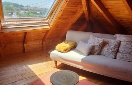 Charmingly Renovated Village House in Sintra, Penedo - Photo 11