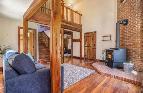 The Hopkins Hideaway - 40 Acres with trails, Arcades, Hot Tub, Fire Pit - Foto 3