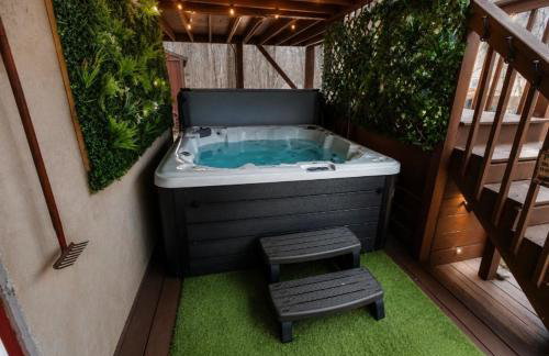 WOW!! Ultimate Pocono Retreat Hot Tub, Game Room, Fire Pit, Near Lakes & Hiking! - Foto 42