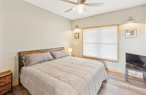 Lakeside 4BR Retreat Private, Peaceful & Scenic villa - Foto 21