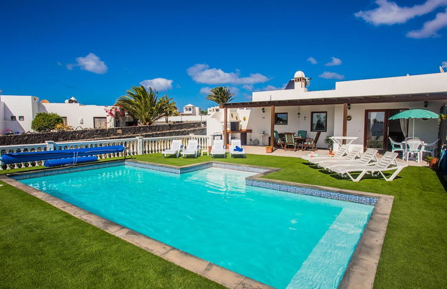 Beautiful 2 Bed Villa With Large Pool Casa Manana - Foto 1
