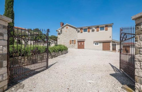 Four-Bedroom Apartment In Nova Vas - Foto 15