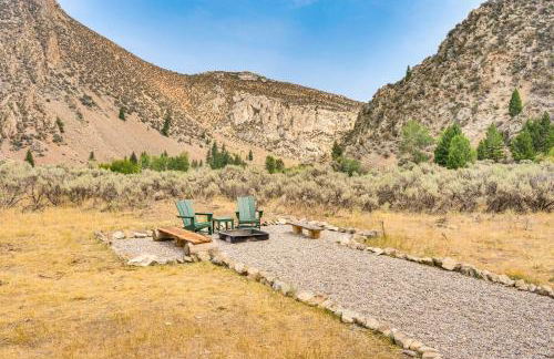 Riverfront Montana Log Cabin with Mountain Views! - Foto 33