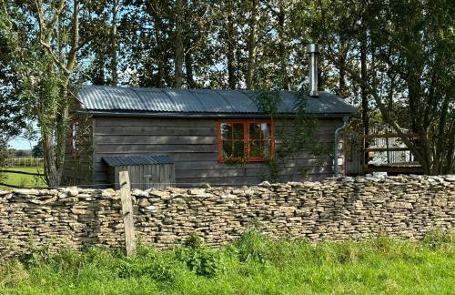 Secluded off grid Shepherd's Hut - Photo 19