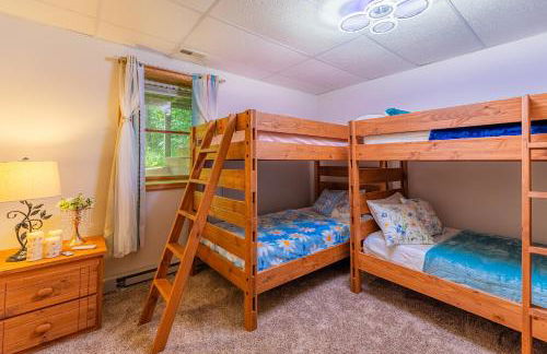 Leaf Peeper's - HUGE deck, pizza oven, Pac-man! - Photo 54