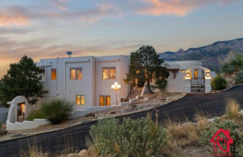 Elena's Sandia Sanctuary - An Irvie Home - Photo 22