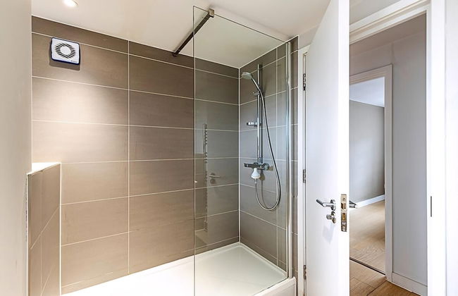 City Relay Sleek Apartment in Belgravia - Photo 18