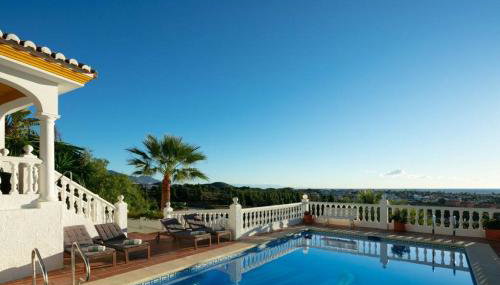 Large Family Villa 500m From Beach with Stunning Views - Foto 4