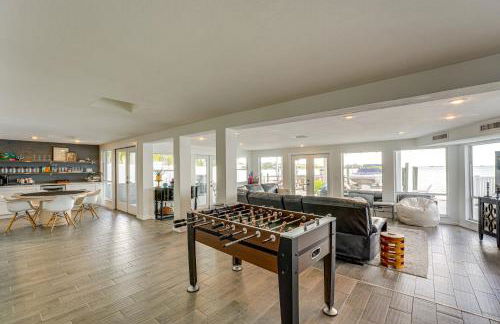 Luxurious Waterfront Home, 4 Mi to Sponge Docks! - Foto 10