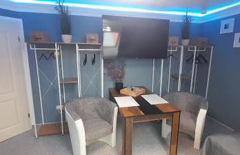 Best-Preis -VIP Lounge- mit Netflix, Self-Check-In, eBike Ladestation, Fahrradraum, WLAN und Netflix - direkt am Elberadweg im Herzen von Wittenberge - Foto 3