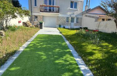 Maison Grand Paris avec jardin et parking privé proche RER B et M14 - Foto 2