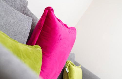 Spacious Milton Keynes Townhouse 2 Designated Parking Spaces Near Centre MK, MK Bowl, Universal Studios & Transport Links Ideal for Families & Contractors - Foto 42