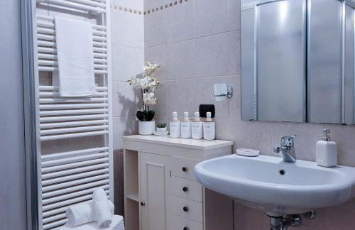 Lake and Guzzi view - Holiday Home - Foto 16