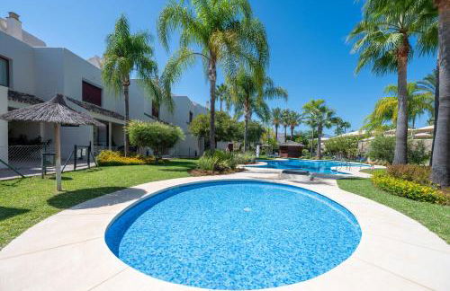 Villa Serena Marbella - Luxury villa with pool & sea views - Photo 47