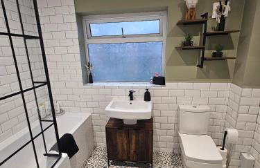 Spacious 3 Bed Home - Cramlington - Free Parking - Pets Welcome - Foto 6