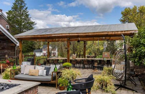 Historic Cottage Retreat-IG Cowboy Pool-Hot Tub - Photo 19