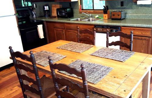 Family-Friendly Cabin Rental Nestled Among the Mountains of Champion, Pennsylvania - Foto 3