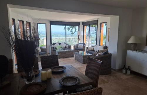 VILLA au calme avec VUE MAGNIFIQUE -entièrement climatisée - piscine - Photo 15