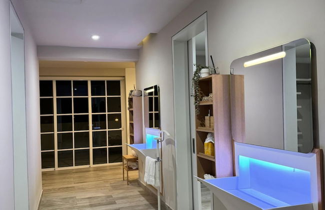 Spacious Villa w Pool Garden Views - Photo 36