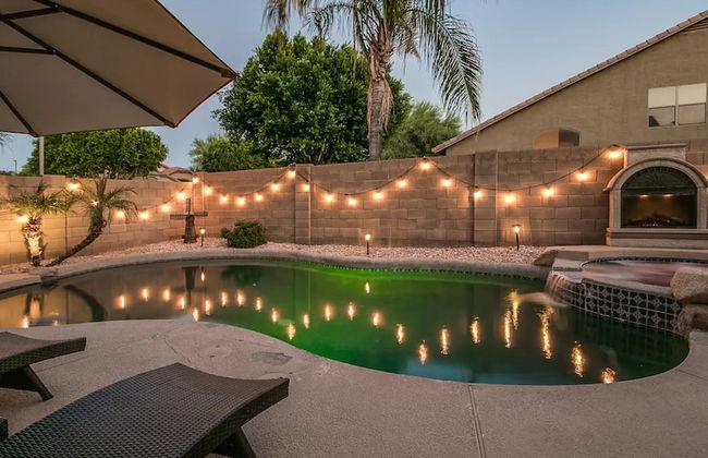 Massive 5 Bdrm Getaway W/pool, Hot Tub, Game Room! - Photo 45