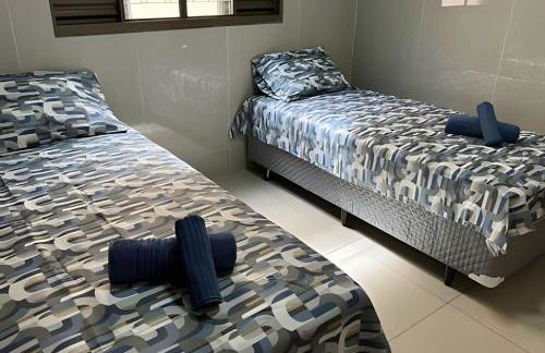 Espaçosa casa próxima ao Centro - Foto 13